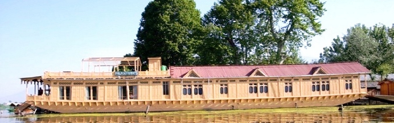 houseboat in kashmir