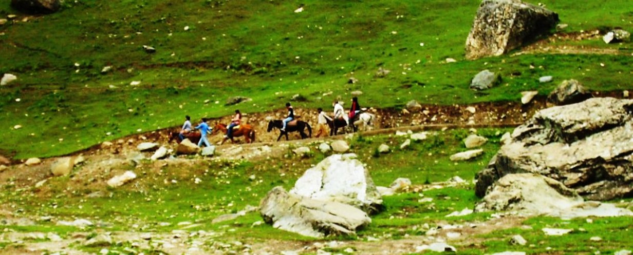 camping in kashmir